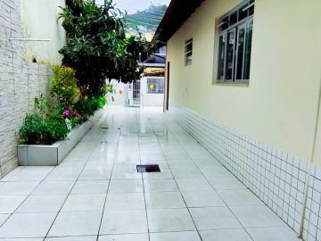 Trindade: 1 Terreno, 3 Imveis e Potencial de Lucro ao lado